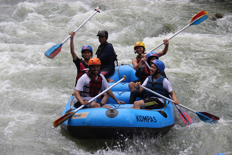 7-Days in Bhutan with River Rafting, Farm Lunch & Stone Bath