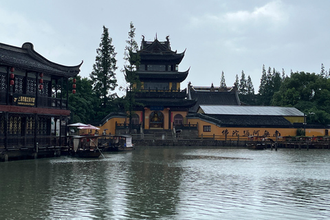 From Shanghai: Water Town Zhujiajiao Tour with Gondola ride