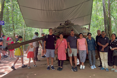 Tour privato dei tunnel di Cu Chi da Ho Chi Minh City in auto