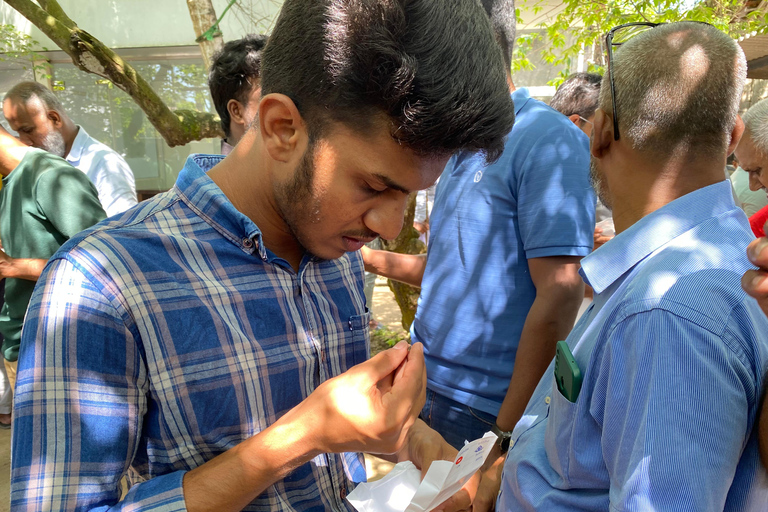 Galle: Traditional Open-Air Gem Market Guided Tour