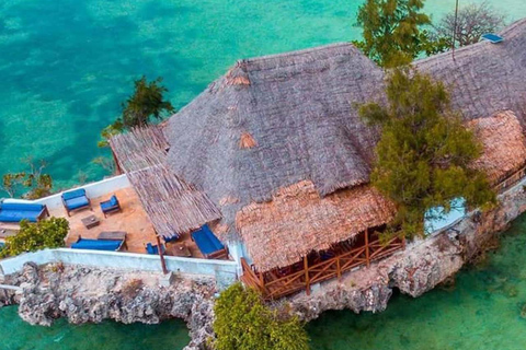 JASKINIA SALAAM: Pływanie z żółwiami i kolacja w restauracji The RockWycieczka obejmuje Odbiór z hotelu i transport powrotny