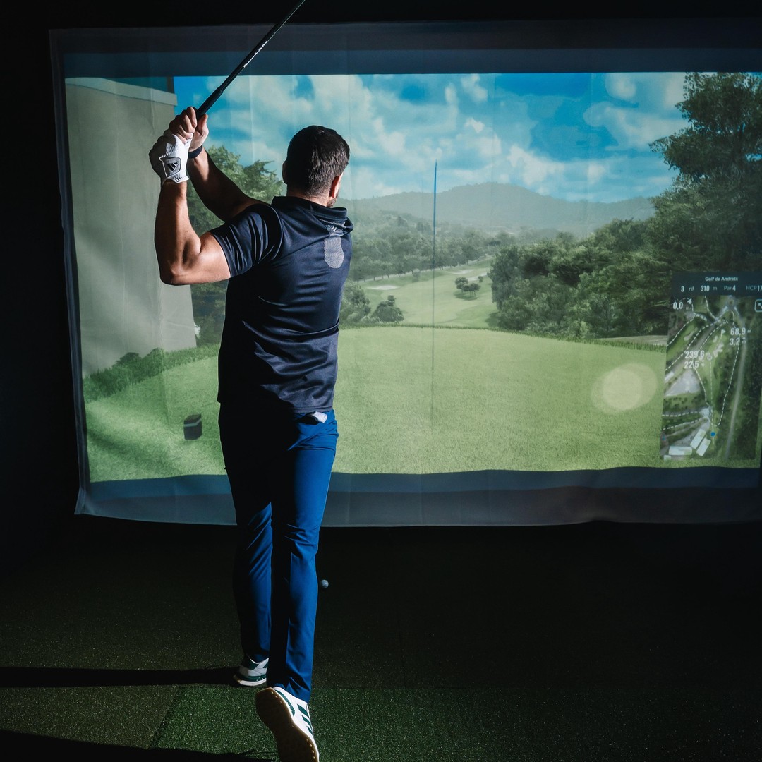 Münster: Indoor golf/golf simulator experience at Next Golf
