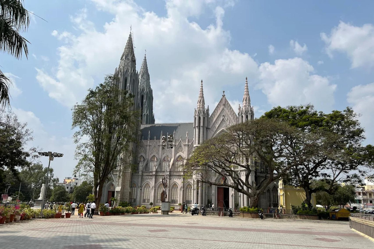 Day Trip to Mysore from Bengaluru with Car, Lunch, and Guide