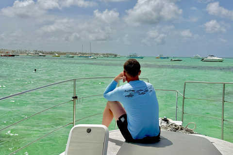 Private Yacht Tour with Snorkeling, lagoon and wild beach Your for 1-4 persons