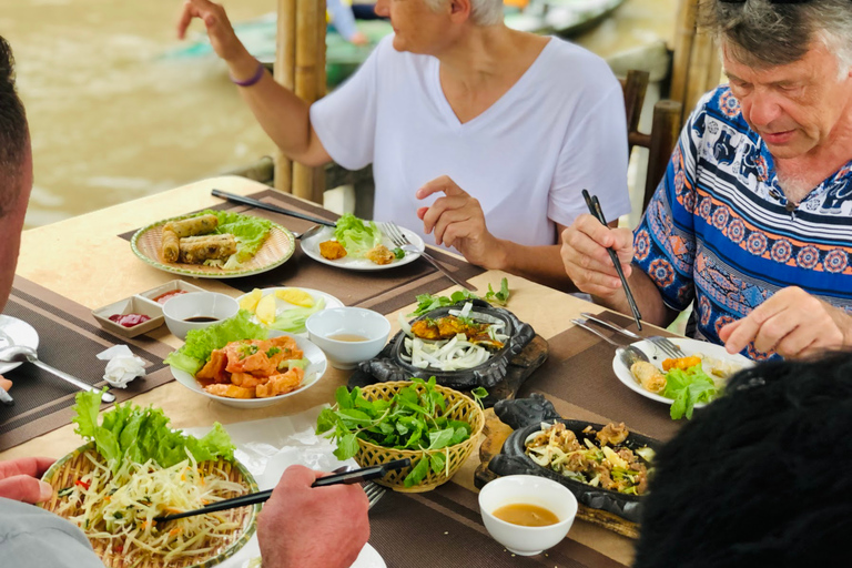 Ninh Binh liten grupp från Hanoi: Båt, cykel och vardagslivNinh Binh liten grupp från Hanoi: Båt, cykel och vandring