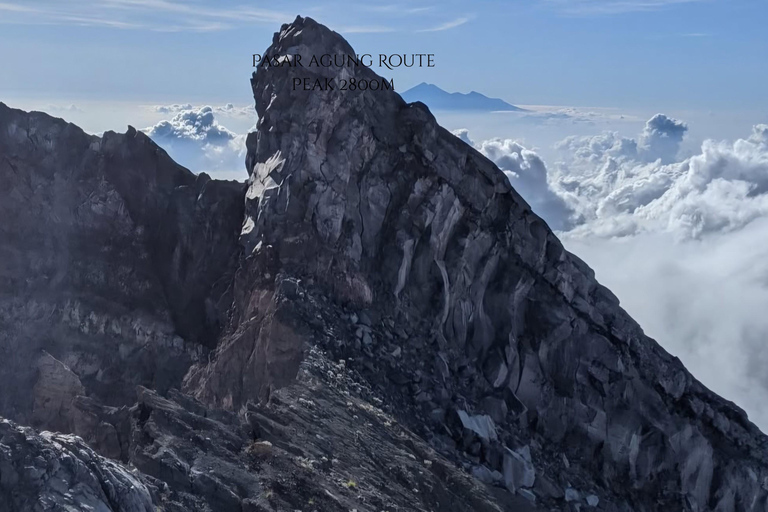 Bali Mount Agung Sunrise or Daytime Trek 3,142m Peak Mount Agung 2.900 MASL via Pasar Agung Temple (9Hrs)