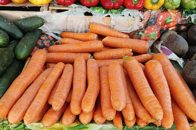 Rio de Janeiro: Copacabana Market Tour with Tastings