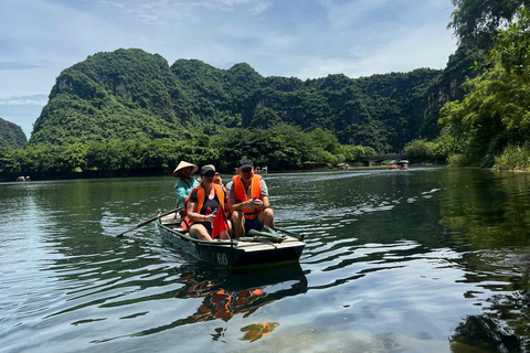 HOA LU - BAI DINH - TRANG AN - MUA-GROTTAN FRÅN NINH BINH