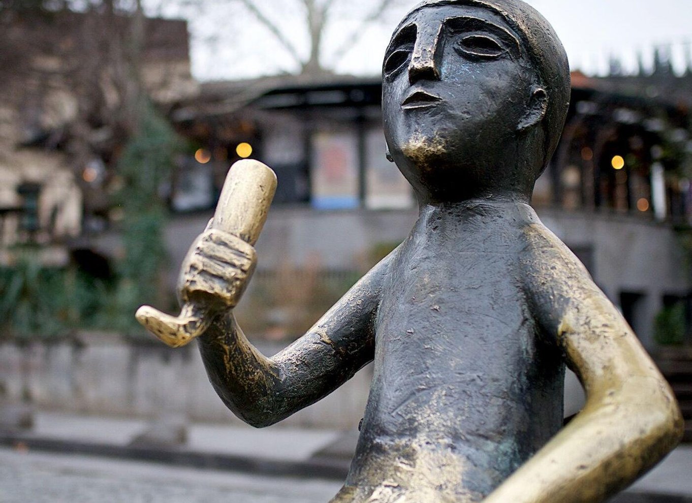 Oplevelse med byvandring i Tbilisi, vinsmagning og bådtur på floden