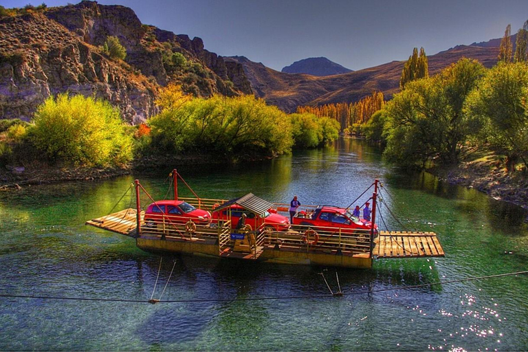 Villa Llanquin, a distant village Villa Llanquin, a faraway village