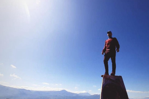 厄瓜多尔基多伊拉洛火山徒步之旅厄瓜多尔基多伊拉洛火山徒步旅行