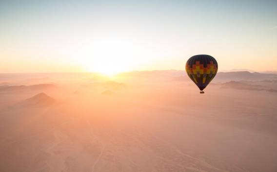 Dubai: Spektakuläre Heißluftballonfahrt über unberührte Dünen