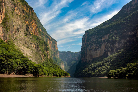 5-day, 4-night "Unforgettable Chiapas" tour (Tuxtla - Villahermosa). 5-day, 4-night "Unforgettable Chiapas" tour (double occupancy).