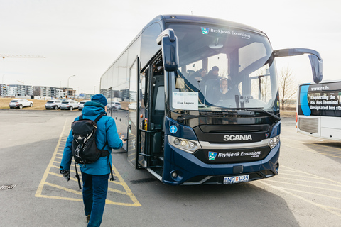 Reykjavik: traslado de ônibus de ida e volta para a Lagoa AzulTraslado de ida e volta do Terminal Rodoviário BSI para a Lagoa Azul