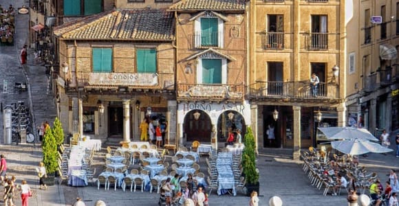 Von Madrid nach Segovia: Private Tour zum römischen Aquädukt