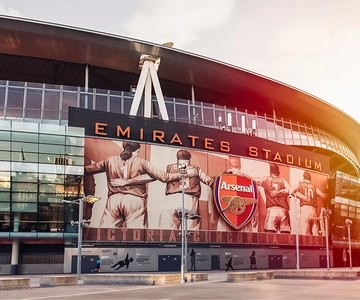 Entrada no Emirates Stadium e guia de áudio