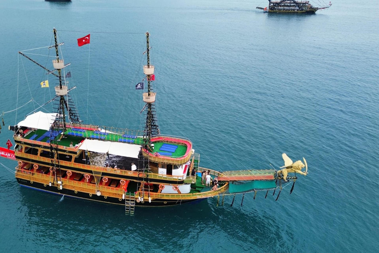 Alanya: Deluxe Exclusive Pirate Gulet with Foam & DJ Boat Trip with Hotel Transfer