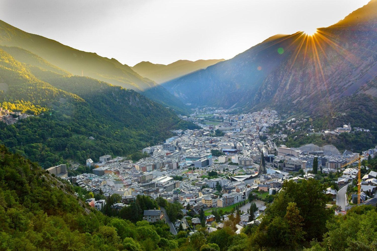Discover Andorra: Nature and Shopping from Barcelona Guided tour in Spanish and Shopping