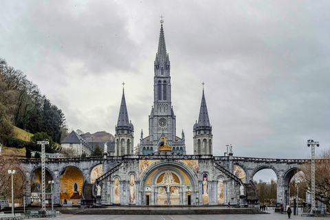 Privat transfer från Barcelona till Lourdes i Frankrike