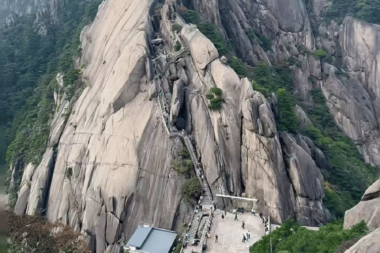 5-Day Mysterious Huangshan, Qiandaohu & Huangling Tour English Tour Guide