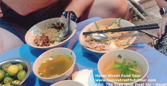 Hanoi: Old Quarter Street Food Walking Tour with 10 Tastings