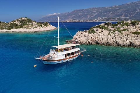 From Kaş: Kekova Boat Tour with Lunch and Swimming Stops