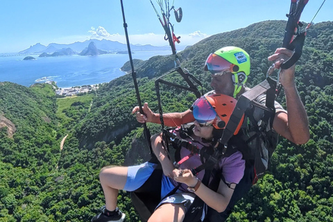 Niterói: Tandem Paragliding Flight with Luciano Miranda – No prior training required. Niterói: Tandem Paragliding Flight with Luciano Miranda – No Training Required