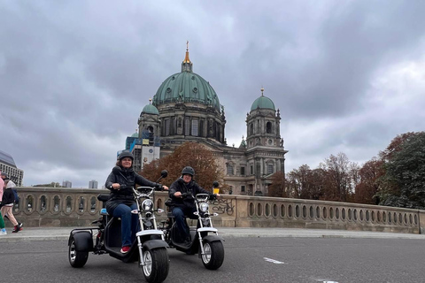 2H Berlijn Harly Trike2H 2 personen in één Harley Trike Tour