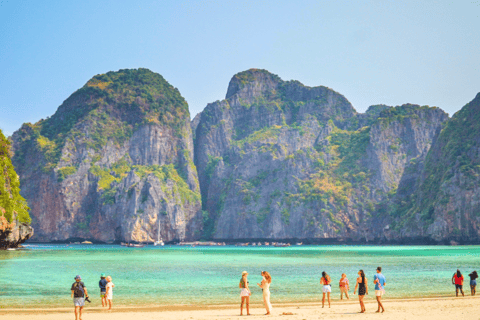 Phuket: Phi Phi Islands Boat Tour with Snorkeling and Lunch