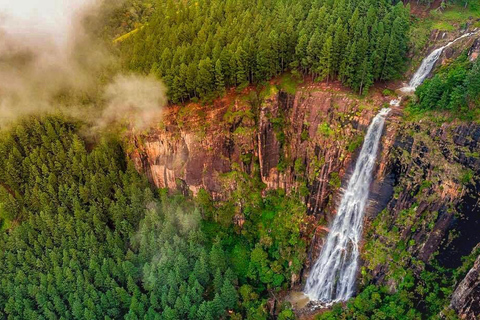 Ella :- Trasferimento privato in TukTuk alle cascate di Babarakanda