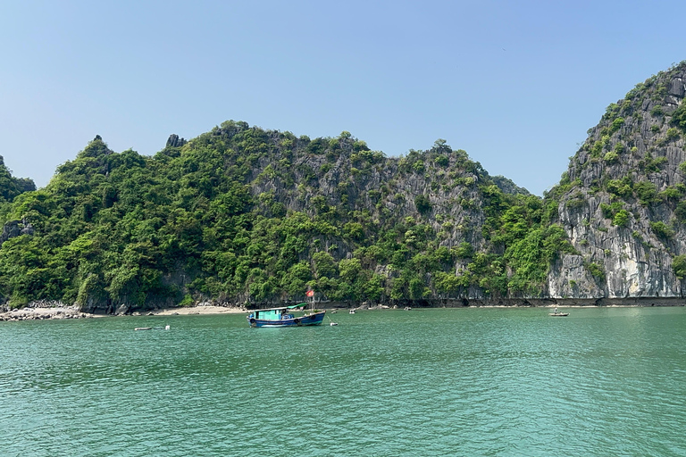 2-tägige Ha Long Bay Island Cruise Tour mit einem 3-Sterne-Kreuzfahrtschiff