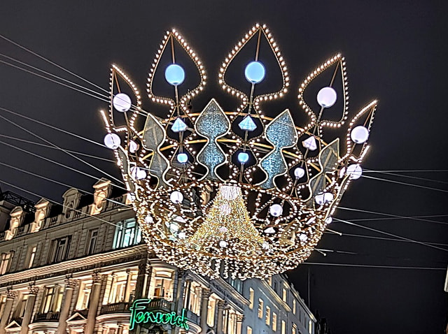 London Christmas Sparkle Private Walking Tour