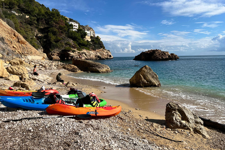 Kayak Granadella Excursión Guiada en Cuevas y Cala en Caló
