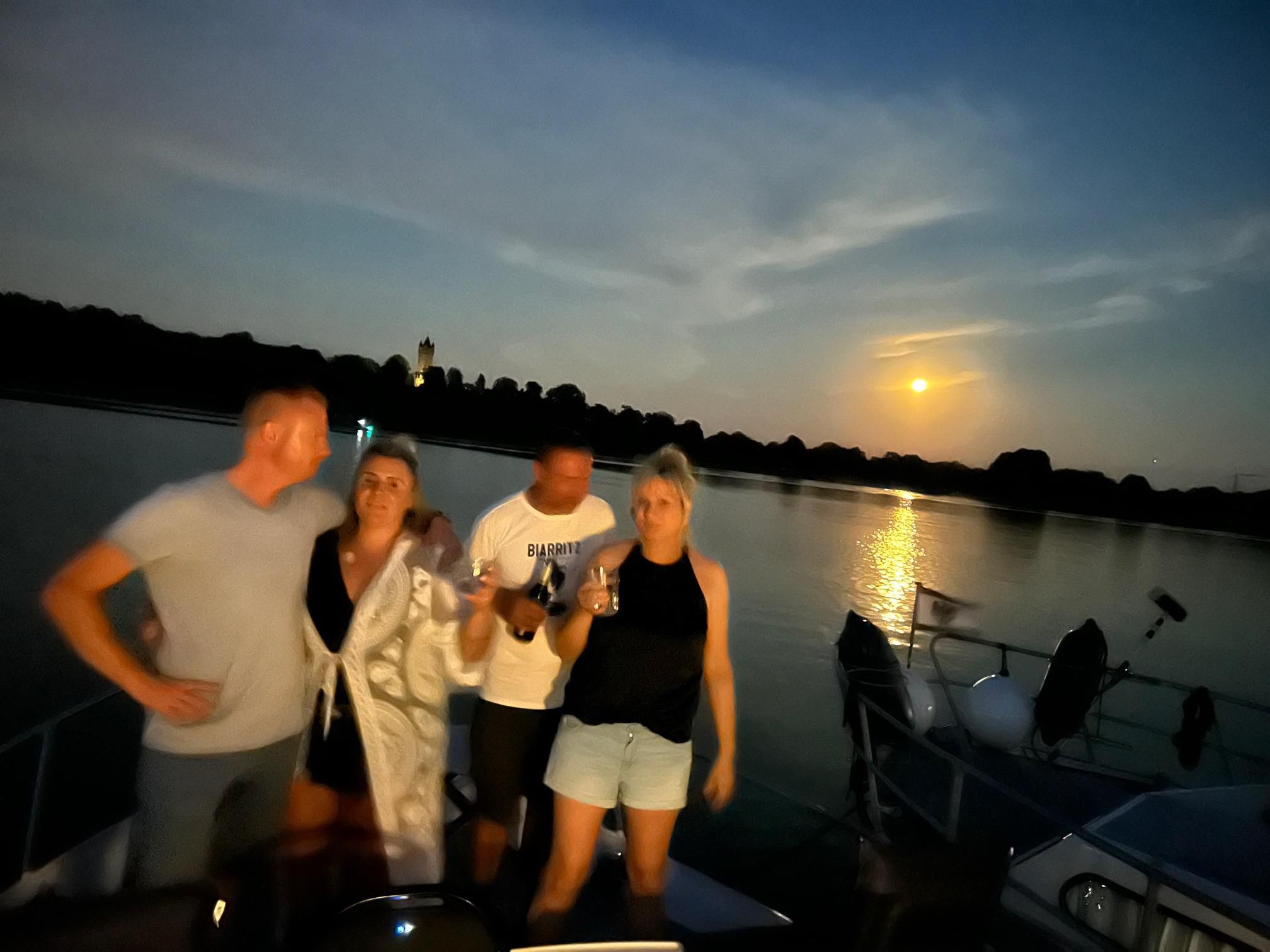 Sundowner, 2-stündige Bootstour zum Sonnenuntergang mit Skipper.