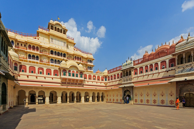 Jaipur: een grote erfgoedtour op dezelfde dag - Heritage Rajasthantour met lunch, monumententicket, alleen auto- en lokale gids.