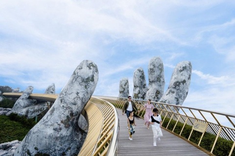 Von Hue nach/von Hoi An über den Hai Van Pass und die Goldene Brücke von BaNa HillPrivatauto Hue - Da Nang