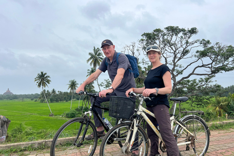 Anuradhapura: Heritage Mountain bike Tour