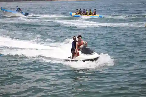 Bali : Sports nautiques tout compris avec parachute ascensionnel et jet ski