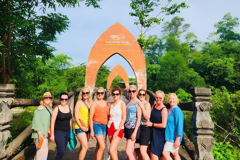 Ein perfekter Morgen in My Son Holyland und Reispapierherstellung