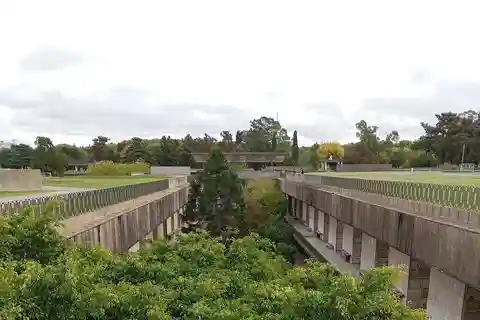 CEMENTERIO DE CHACARITA + PARQUE CHAS (LABERINTO)