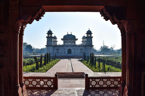 Vanuit Delhi: Agra dagvullende tour met gids met maaltijd &amp; entreeAuto met airconditioning, chauffeur, gids, maaltijd en tickets voor monumenten