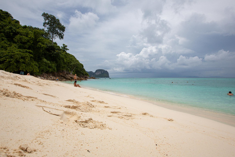 Phi Phi : Bateau à longue queue privé vers la baie de Maya et l&#039;île de Bmboo