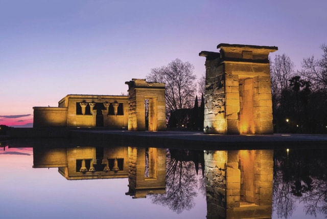 Madrid Must-see with Atardeder at the Debod Temple