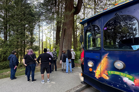 Vancouver: Taylor Swift Karaoke Trolley Tour6 PM Tour