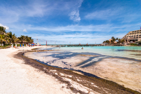 Isla Mujeres: Katamaran med öppen bar, snorkling och lunchTurné med öppen bar