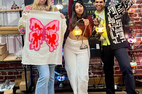 San Jose: laboratorio di lampade a mosaico turcheSan Jose: Laboratorio di lampade a mosaico turche