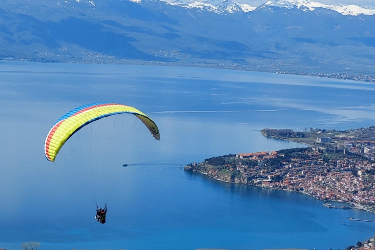 Ohrid Experiencia de parapente con servicio de recogida