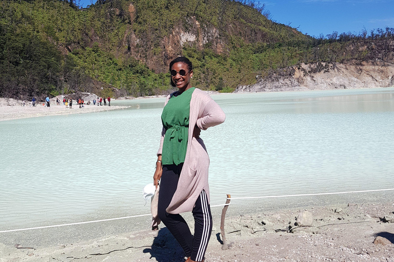 Bandung: cratere vulcanico, sorgenti termali, bagni di fango e tè