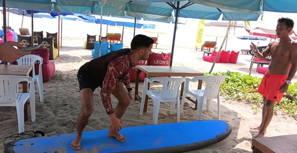 Bali: Beginner Surf Lesson with Local Instructor & Equipment