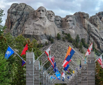 From Rapid City: Mt. Rushmore and Crazy Horse Tour